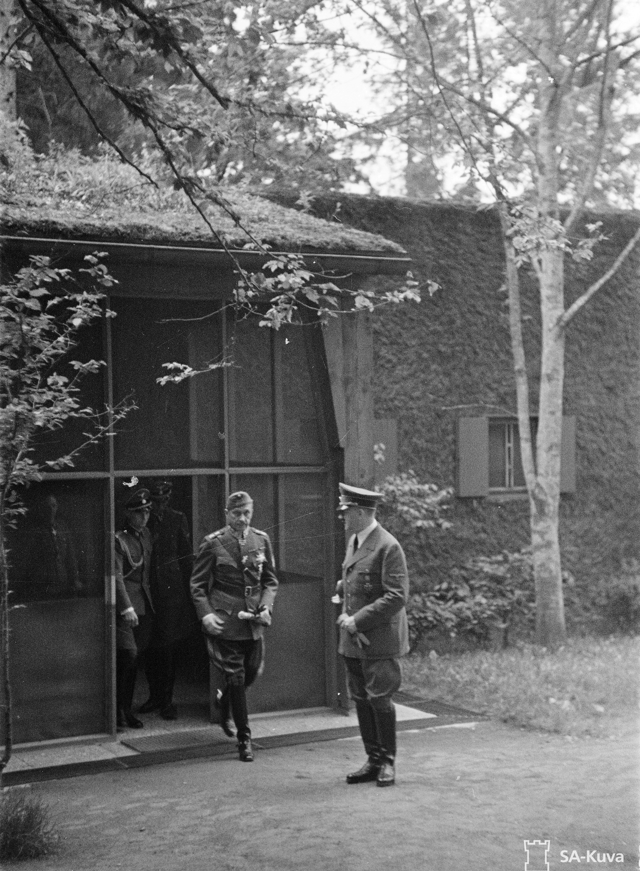 Adolf Hitler and Gustav Mannerheim at the Wolfsschanze after the strategic conference 
